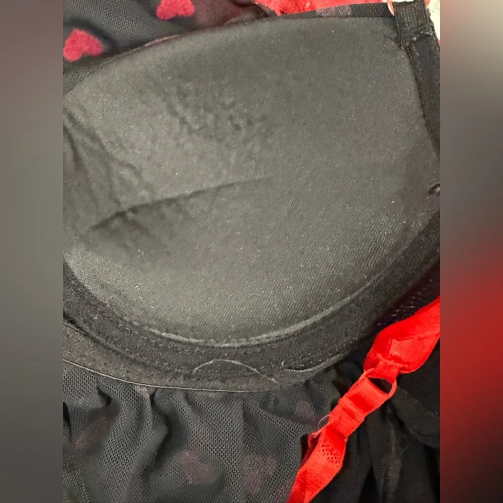 Per Lei black + red mesh babydoll lingerie top w/ lace and flocked hearts